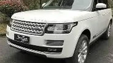 “神秘婚礼全解析：低调情侣牵手婚讯，婚期蜜月地悬念揭晓！”