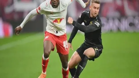 “玫瑰谢幕！罗斯宣布退役，16年NBA生涯画上句号。”